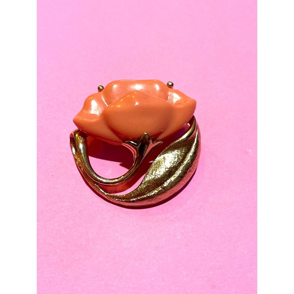 Vintage Avon Gold-tone Floral Brooch, Pink Enamel Barbiecore Retro Jewelry